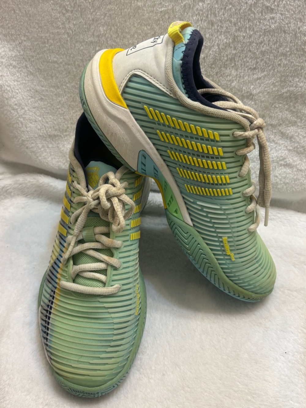 K-Swiss Women's Athletic Sneakers in Mint Green and Yellow Accents Size 7
